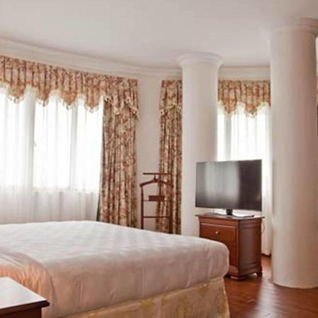 Green Park Hotel Ханой Экстерьер фото