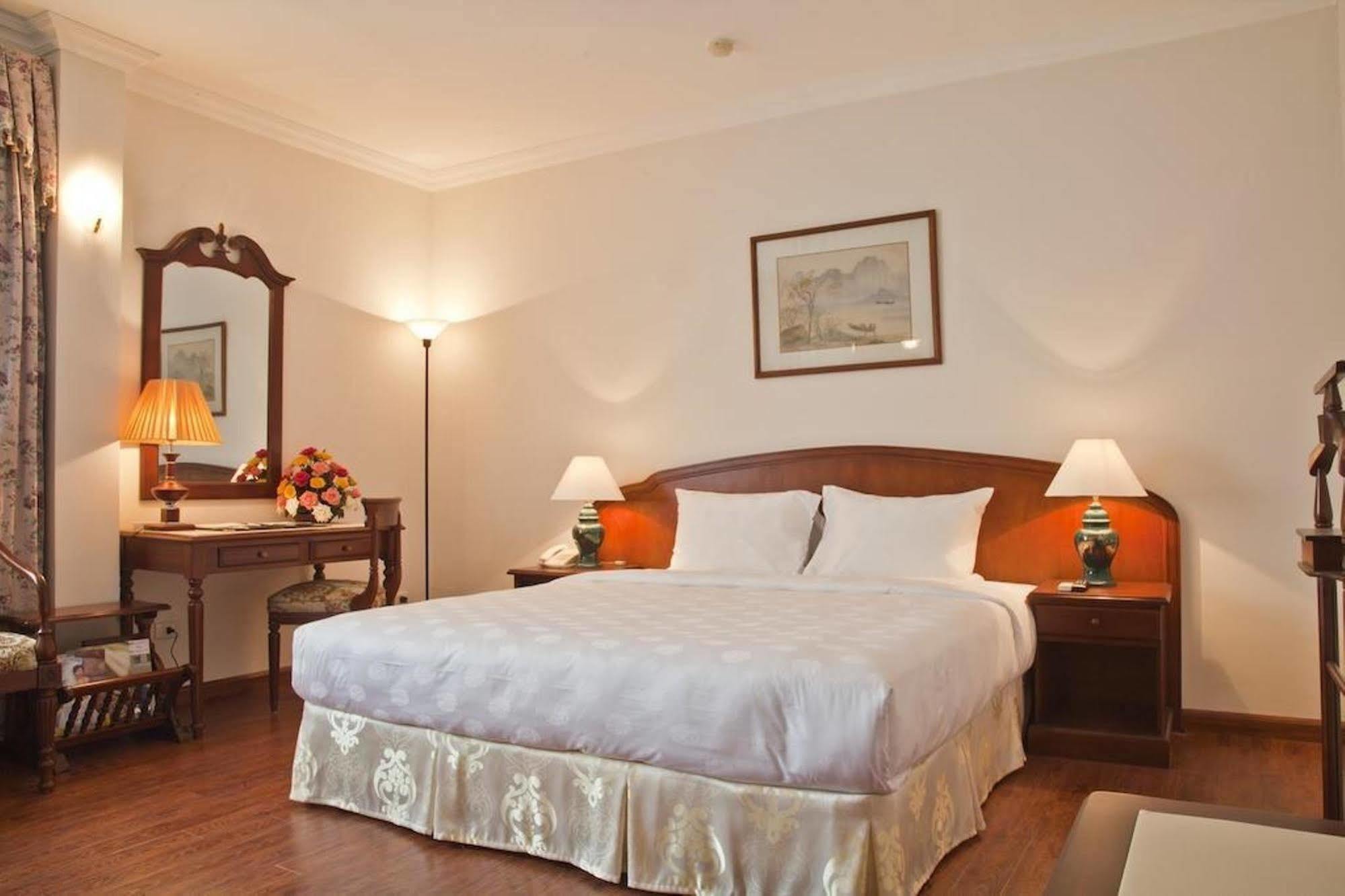Green Park Hotel Ханой Экстерьер фото