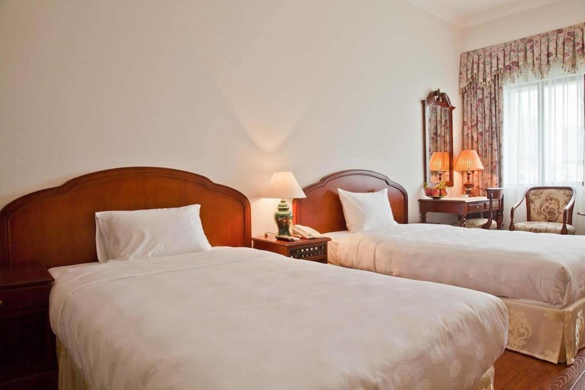 Green Park Hotel Ханой Экстерьер фото