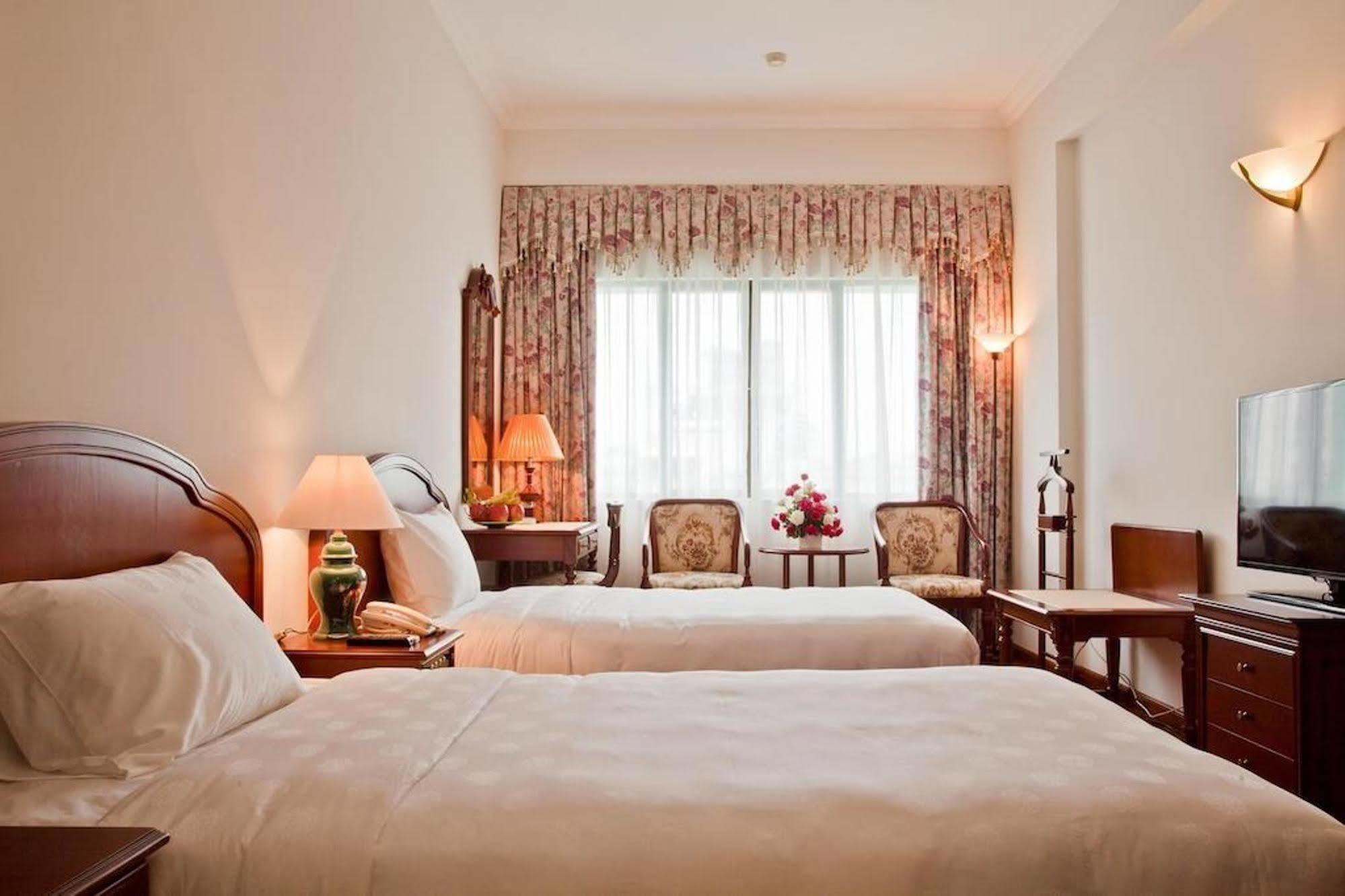 Green Park Hotel Ханой Экстерьер фото