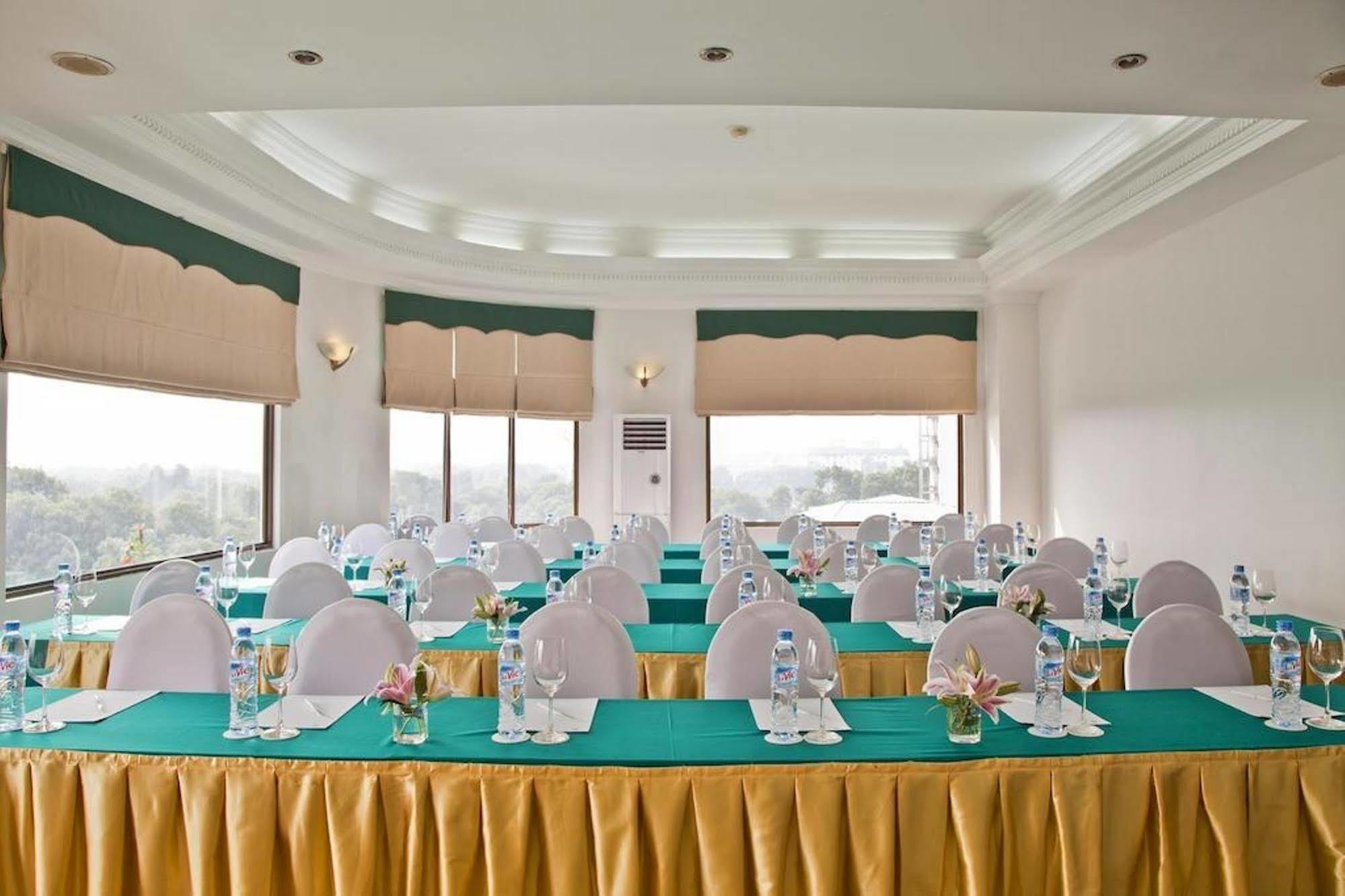 Green Park Hotel Ханой Экстерьер фото
